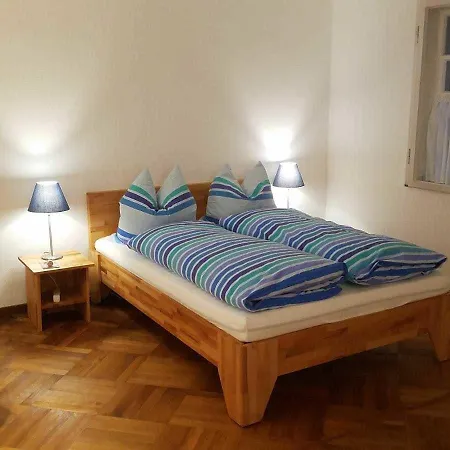 イン Gaestehaus Lichdi 2*